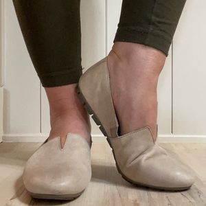 Born Sebra Flats Size 10